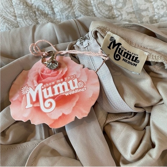 Show Me Your Mumu Faye Flutter Maxi Dress in Show Me The Ring Crisp Medium NWT - Picture 9 of 15